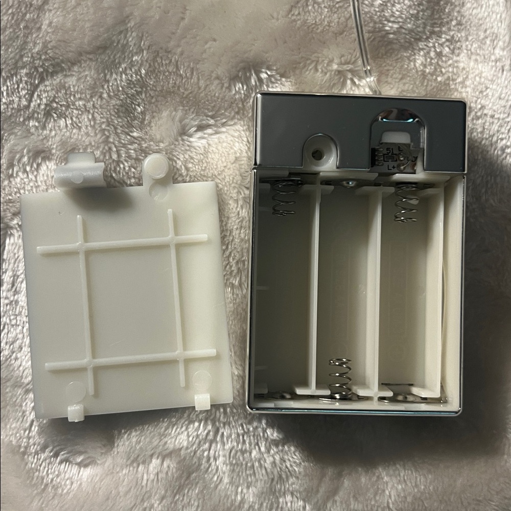 NIB 🏮 ONE IRIDESCENT BLUE/SILVER SPARKLY GLASS LANTERN LAMP VASE w/STRING LIGHTS - Picture 8 of 15